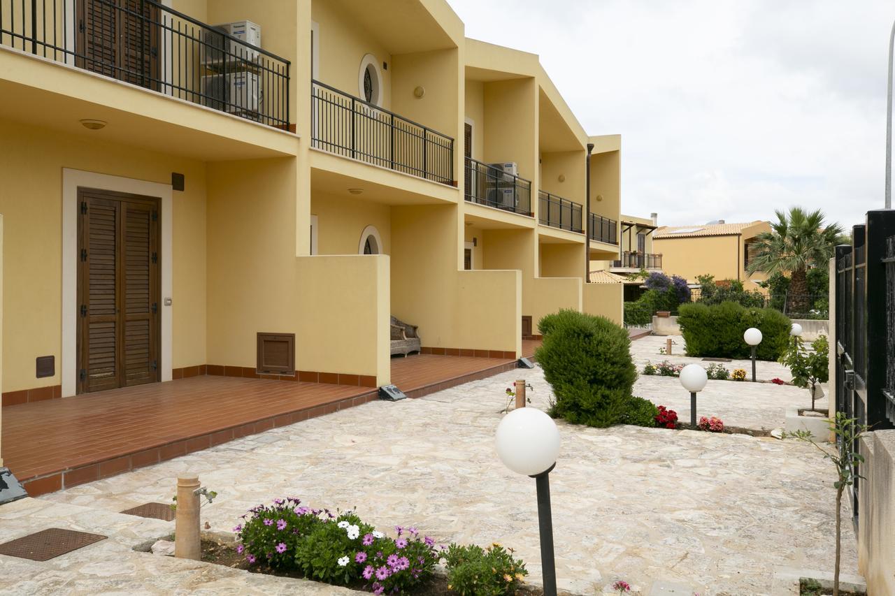Residence Eneide Valderice Exterior foto